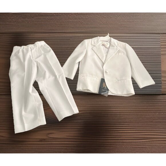 Boys White 4 Piece Suit NWT Size 5 Perfect For A Dance Or Wedding - Picture 1 of 6